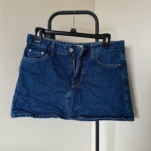 ZARA dark wash mini denim skirt
Size S